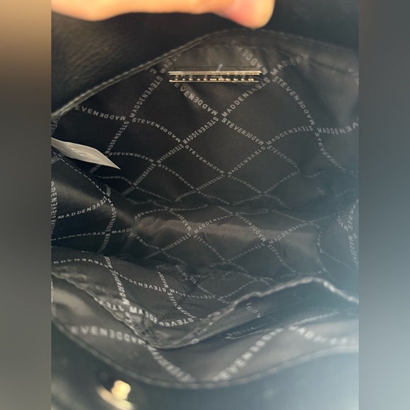 Steve Madden Bwebber Black Leather Crossbody Purse New AirPod Case TikTok Viral - Picture 5 of 8